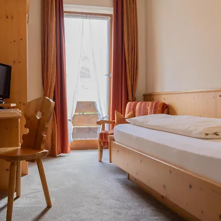 Hotel Postgasthof, Rote-wand