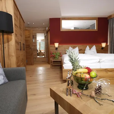 Hotel Postgasthof, Rote-wand *