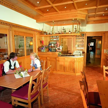 Hotel Postgasthof, Rote-wand *