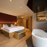 Hotel Postgasthof, Rote-wand *