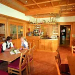 Hotel Postgasthof, Rote-wand *