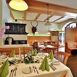 Postgasthof, Rote-wand Hotel
