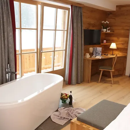 Hotel Postgasthof, Rote-wand *