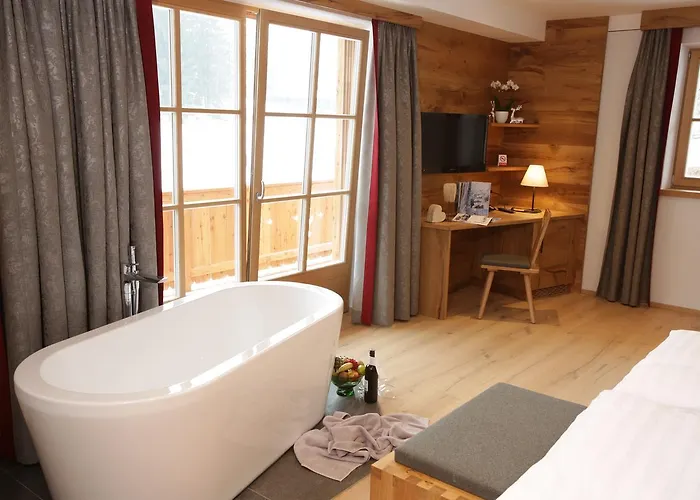 Hotel Postgasthof, Rote-wand *